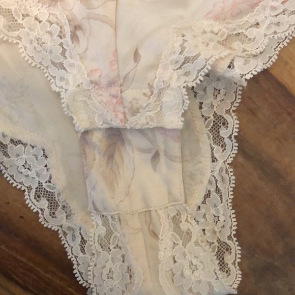 90’s Vintage Victoria’s Secret Silk teddy - Picture 8 of 13